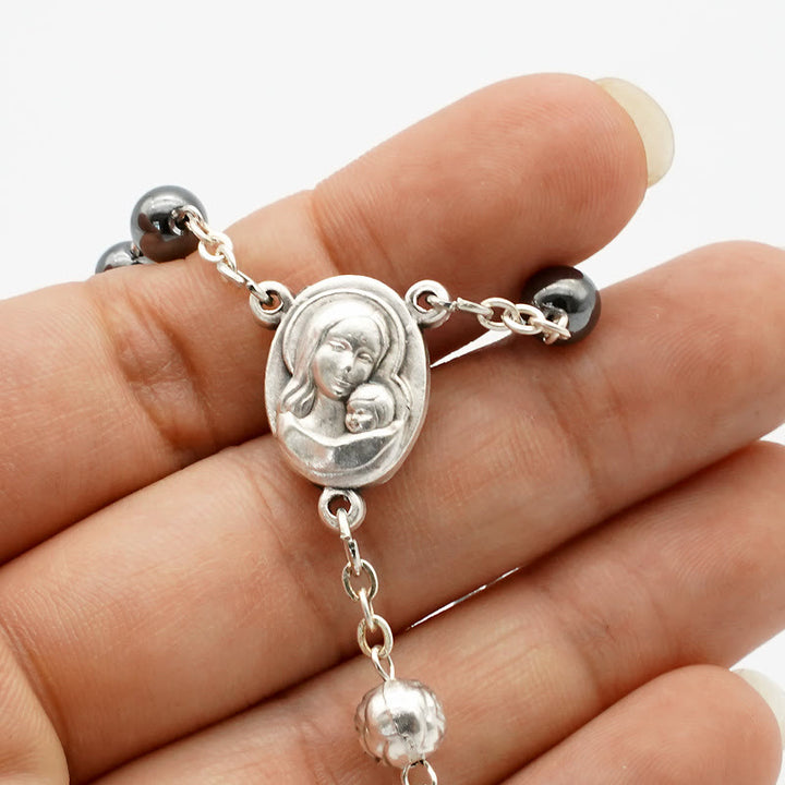Rosario in ematite con medaglia della Beata Vergine Maria Christianartworkshop - image 2