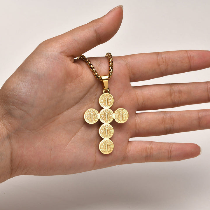 Collana con ciondolo rotondo in oro con croce di San Benedetto - image 2