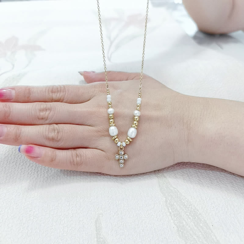 Collana con croce di perle d'acqua dolce Christianartworkshop - image 2