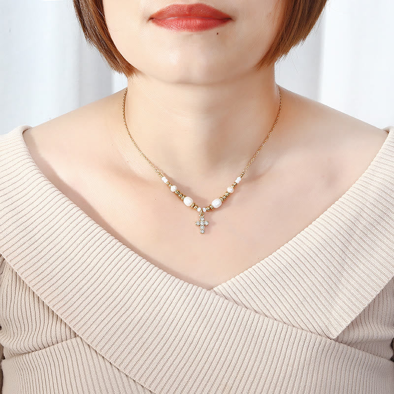 Collana con croce di perle d'acqua dolce Christianartworkshop - image 1