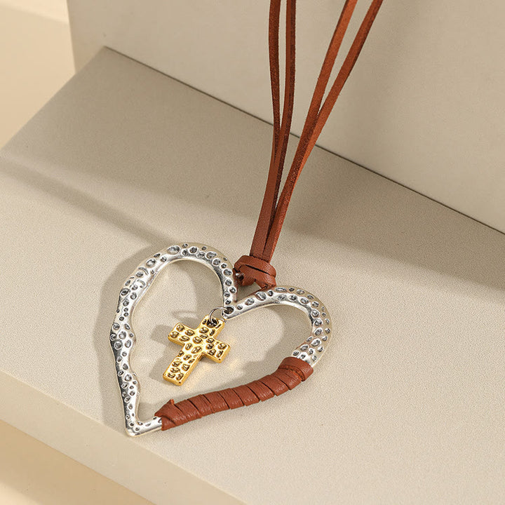 Collana con ciondolo a forma di croce a forma di cuore in lega - Marrone - image 0