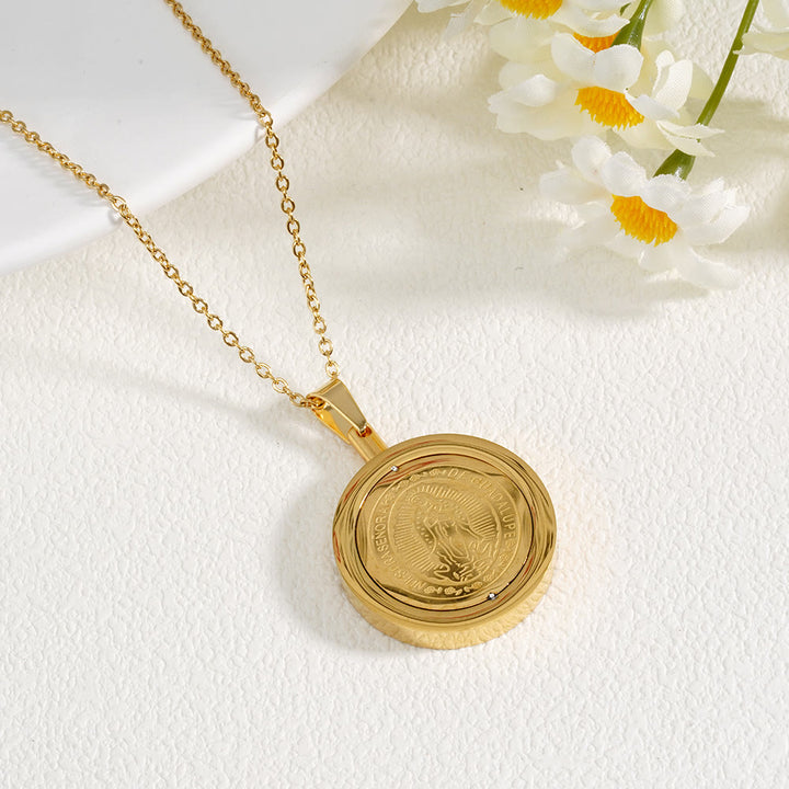 Christianartworkshop Collana reversibile rotonda in oro: Nostra Signora e San Benedetto - image 1