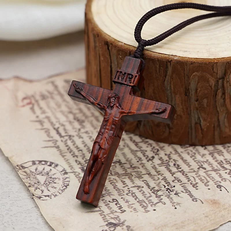 Christianartworkshop LA FEDE COME ARMATURA: Collana in legno con crocifisso di Gesù - image 5