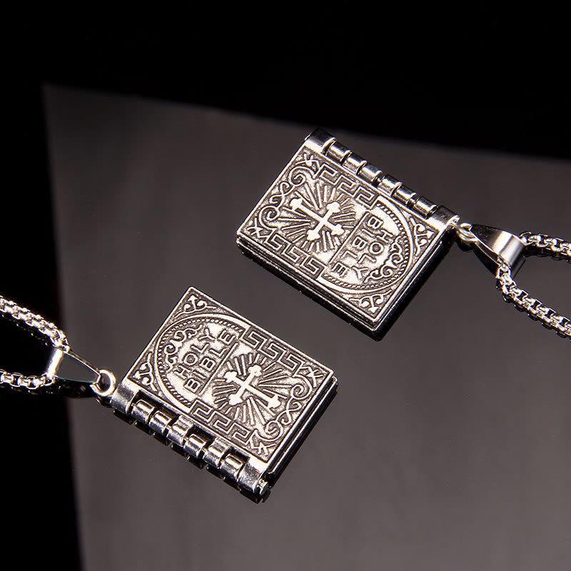 Collana di qualità con ciondolo a croce girevole della Sacra Bibbia Christianartworkshop - image 8