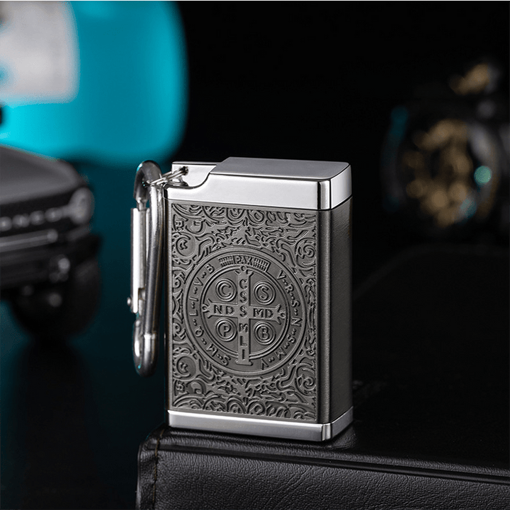 Posacenere portatile con medaglione della croce di San Benedetto, sigillato e isolato - Nero - image 5