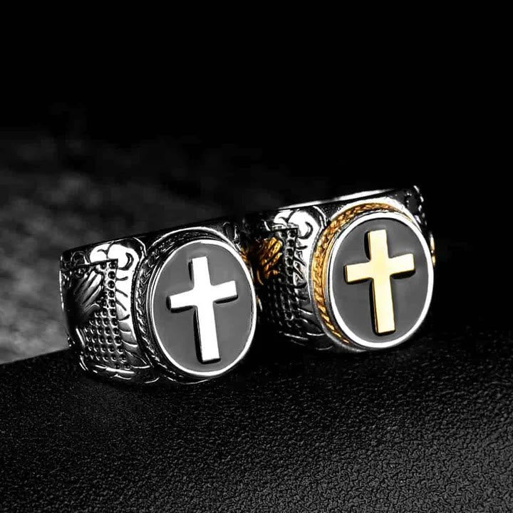 Christianartworkshop Anello religioso in titanio con croce retrò "Mano di Dio" - image 3