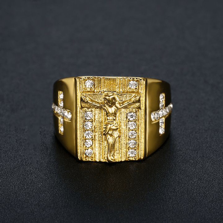 Christianartworkshop Anello religioso con crocifisso di Gesù incastonato in zirconi - image 1