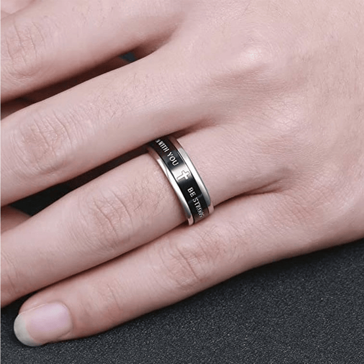 Anello rotante con bordi a croce in titanio nero/oro Christianartworkshop - image 4