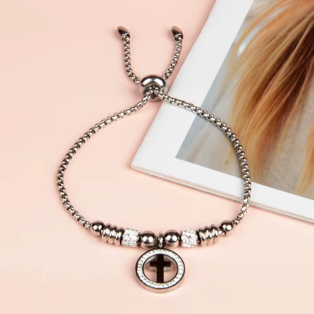 Bracciale con ciondolo a croce circolare in zirconia realizzato da Christianartworkshop - image 9