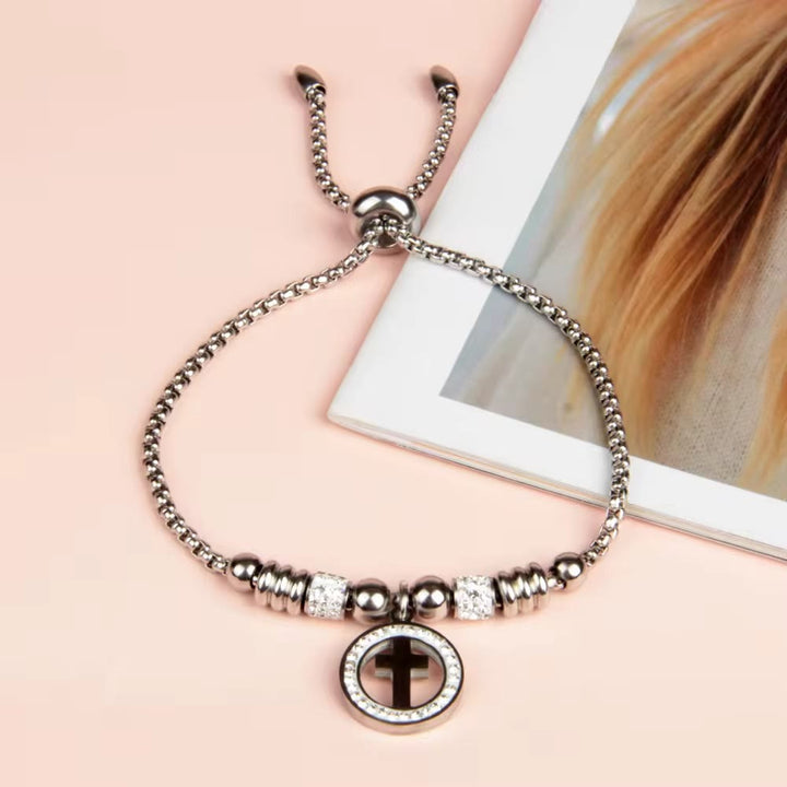 Bracciale con ciondolo a croce circolare in zirconia realizzato da Christianartworkshop - image 9