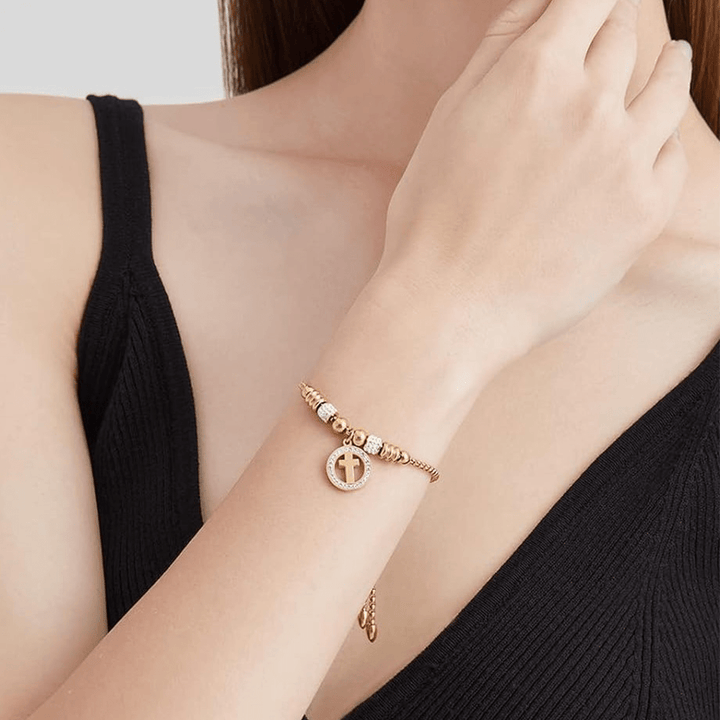 Bracciale con ciondolo a croce circolare in zirconia realizzato da Christianartworkshop - image 4