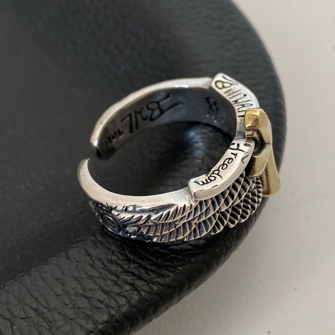Christianartworkshop Anello regolabile con lettere graffiti e croce con ali retrò - image 2