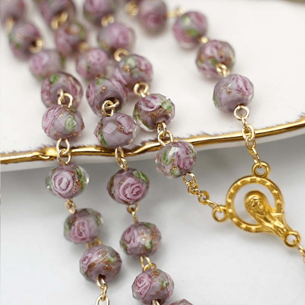 Christianartworkshop Rosario con perle smaltate a forma di rosa con Maria e crocifisso - image 2