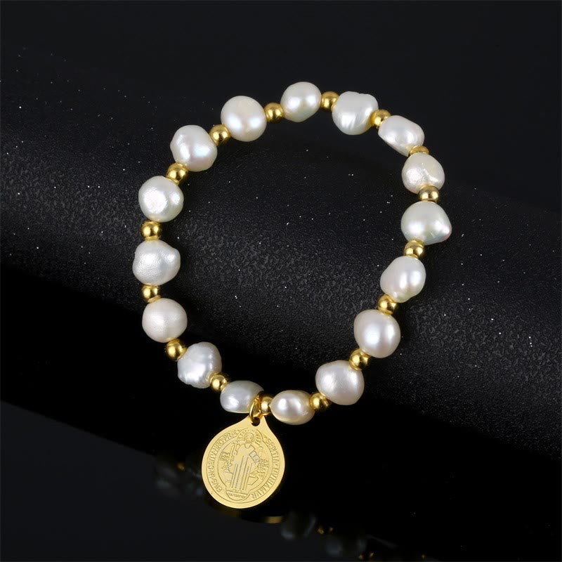 Bracciale con medaglia di San Benedetto e perle irregolari - image 3