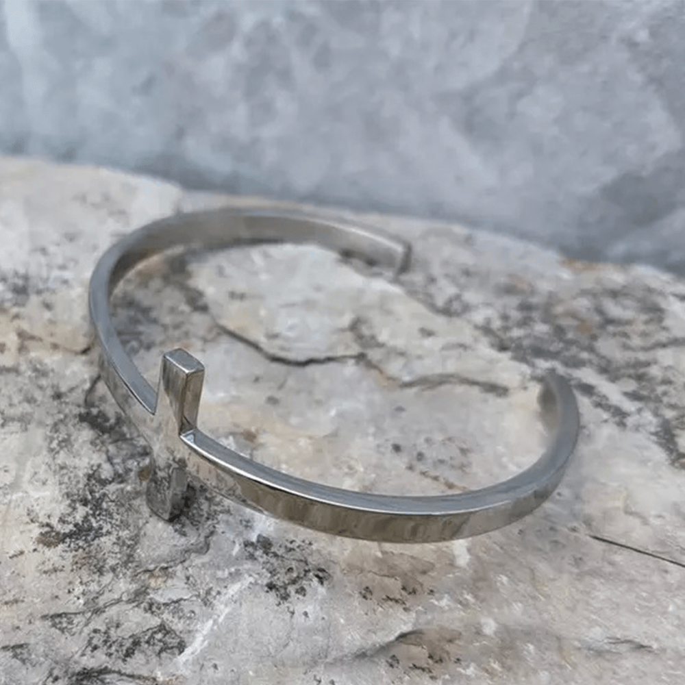 Christianartworkshop Bracciale rigido religioso con croce in argento - image 3