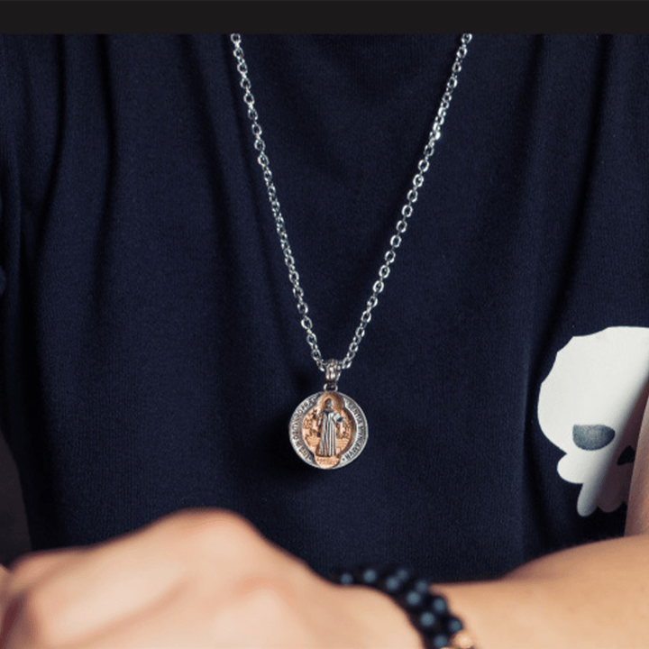 Collana in lega con benedizione della casa di San Benedetto Christianartworkshop - image 3