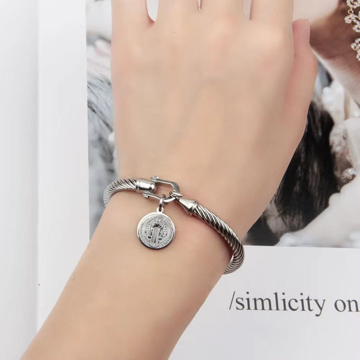 Christianartworkshop Bracciale rigido con cavo intrecciato di San Benedetto - image 6