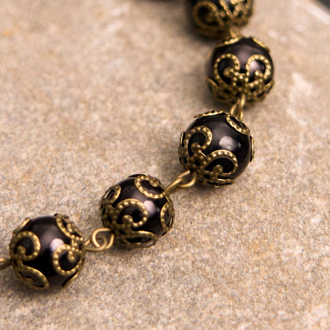 Bracciale rosario con crocifisso e medaglia di San Benedetto in stile retrò nero realizzato Christianartworkshop - image 2