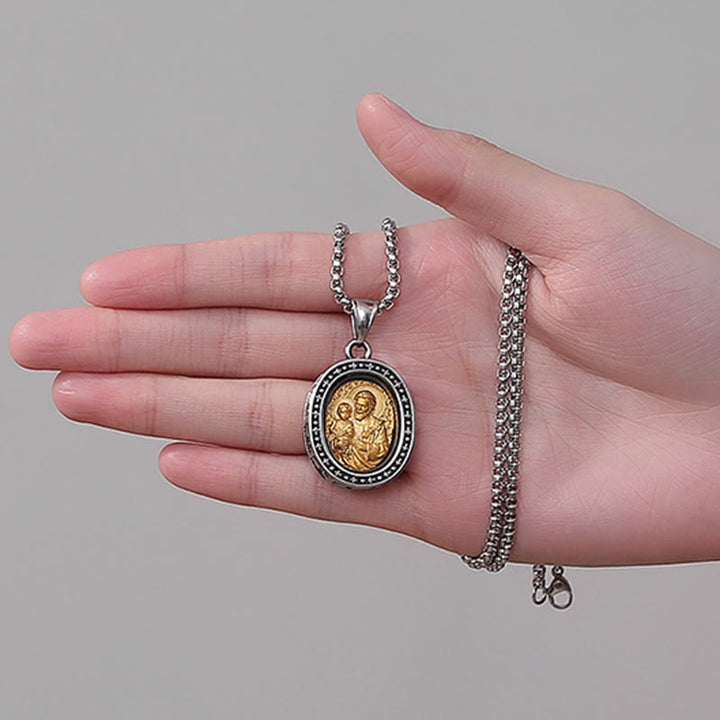 Christianartworkshop, la medaglia dorata di Cristo Santo, collana in titanio - image 3