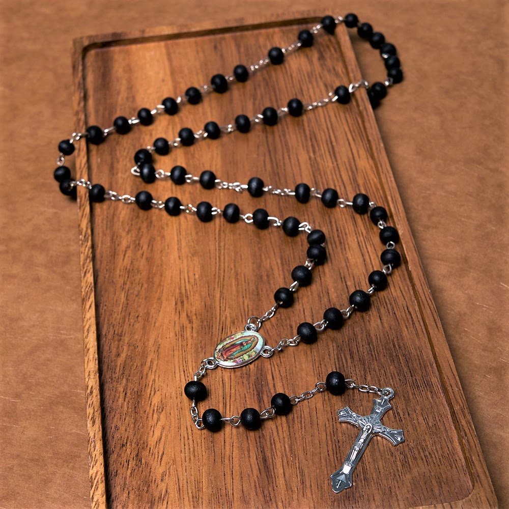 Christianartworkshop Rosario con catena in lega di legno multicolore rotonda da 6 mm della Madonna di Guadalupe e Crocifisso - Nero - image 1