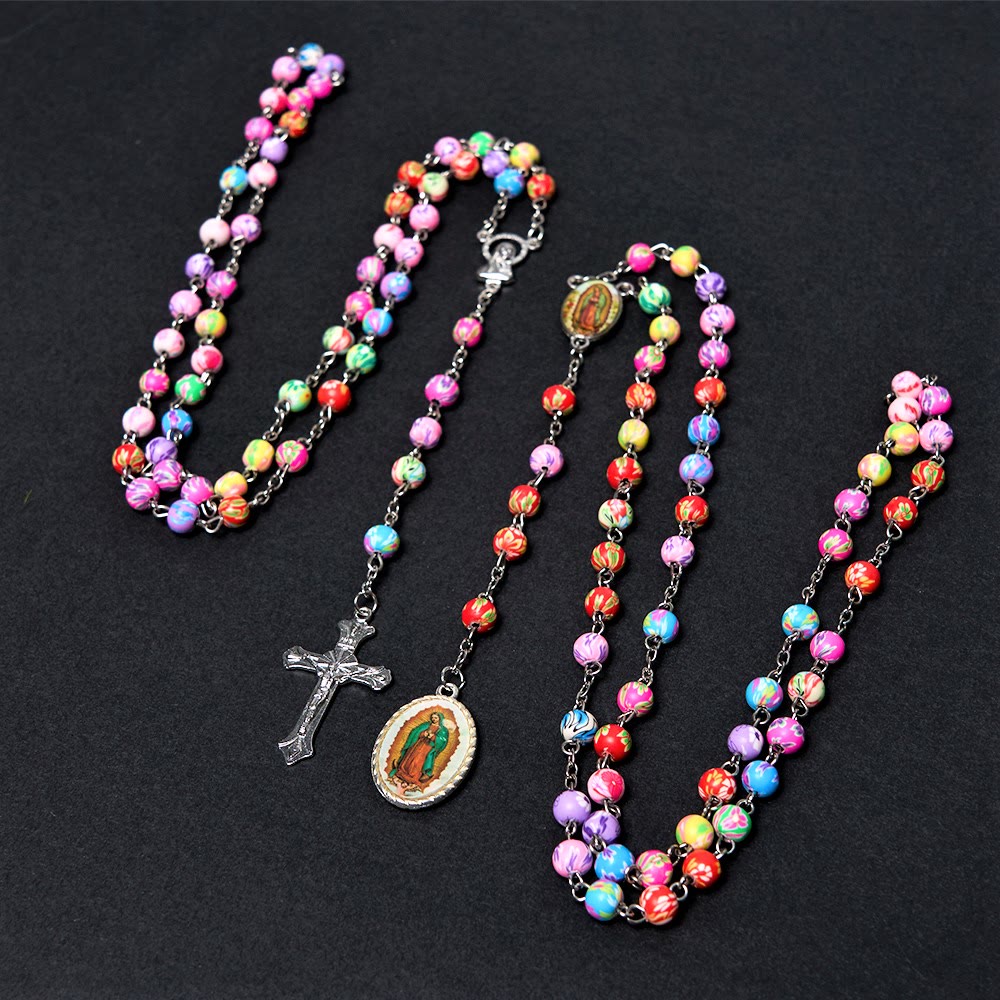 Christianartworkshop Rosario con catena in lega di argilla polimerica multicolore rotonda da 6 mm con la Madonna di Guadalupe e Crocifisso - image 1