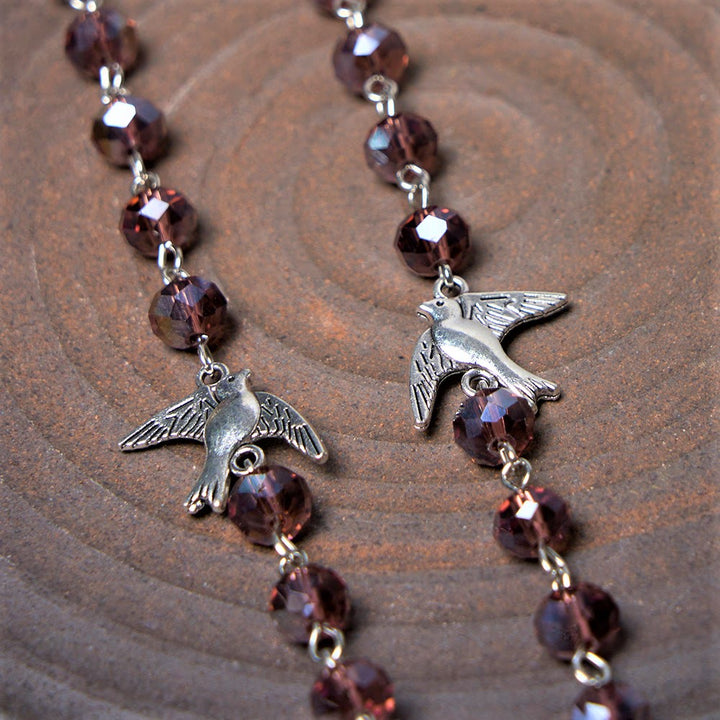 Christianartworkshop Rosario in lega di cristallo viola con catena in poliedro da 6*8 mm con Spirito Santo e Madonna delle Grazie - image 4