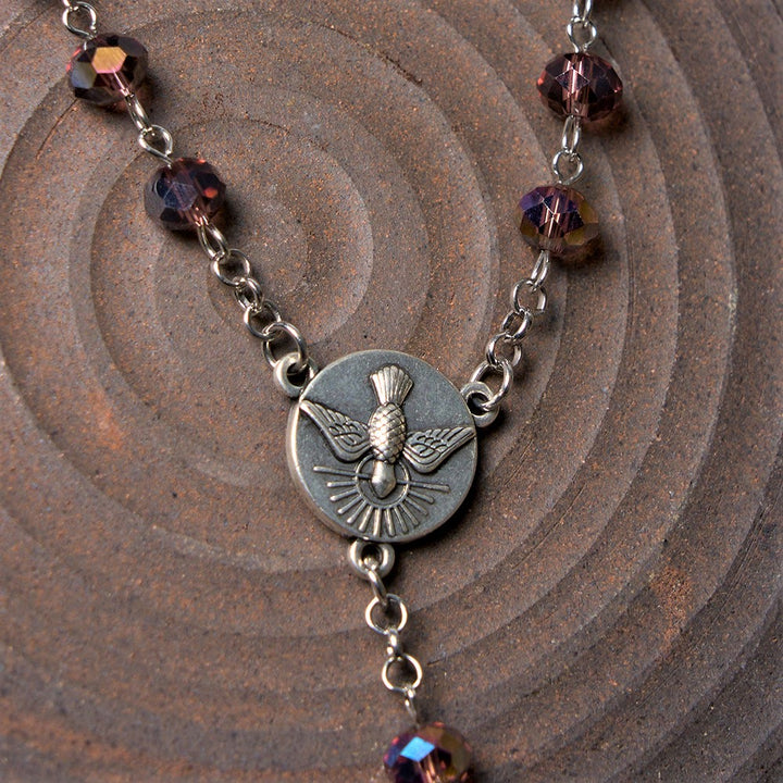 Christianartworkshop Rosario in lega di cristallo viola con catena in poliedro da 6*8 mm con Spirito Santo e Madonna delle Grazie - image 5