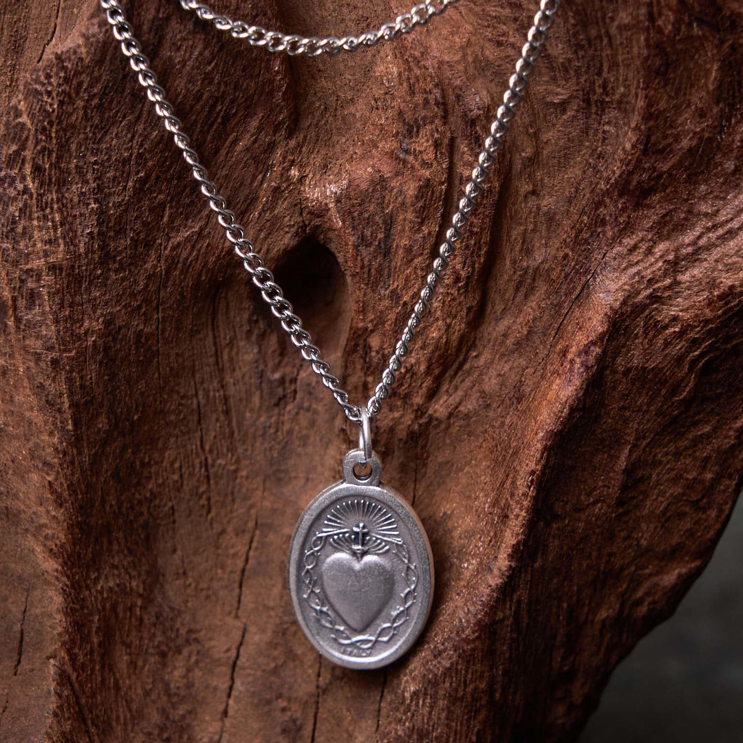 Collana con ciondolo a forma di croce e fiore del Sacro Cuore di Gesù in stile classico Christianartworkshop - image 6