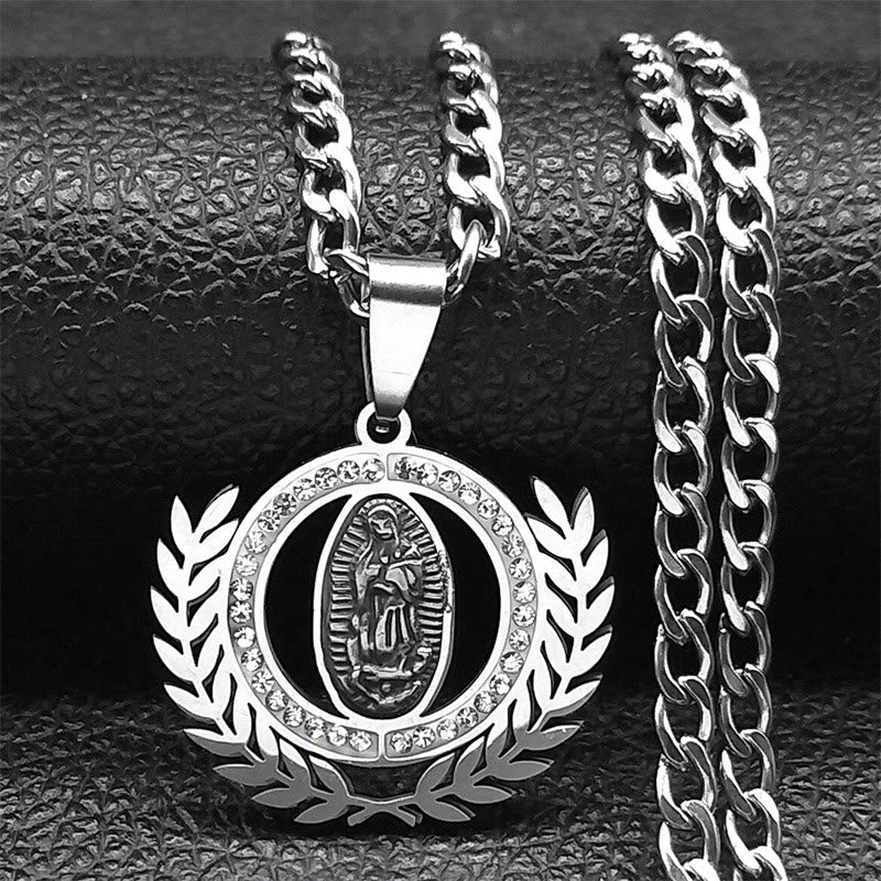 Christianartworkshop Collana con pendente in stile classico con ramo d'ulivo e strass della Madonna di Guadalupe - Argento - image 2