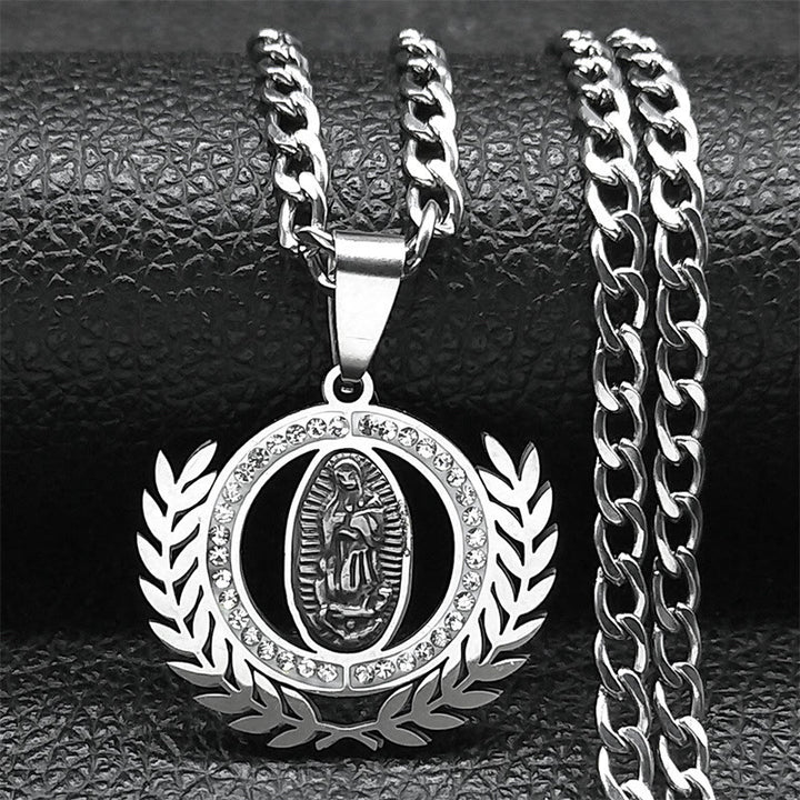 Christianartworkshop Collana con pendente in stile classico con ramo d'ulivo e strass della Madonna di Guadalupe - Argento - image 2