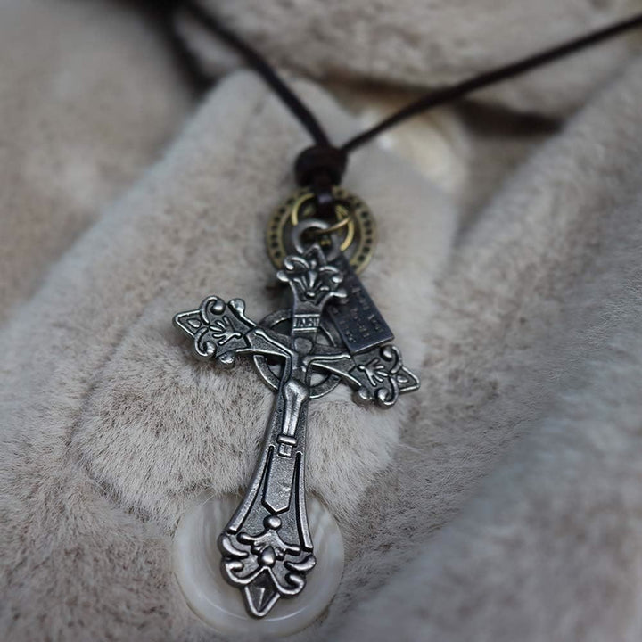 Collana in corda di pelle con ciondolo crocifisso in stile classico retrò Christianartworkshop - image 9