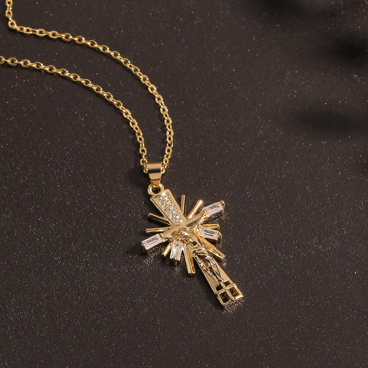 Christianartworkshop Collana con ciondolo in stile crocifisso leggero e lussuoso con diamanti - image 2