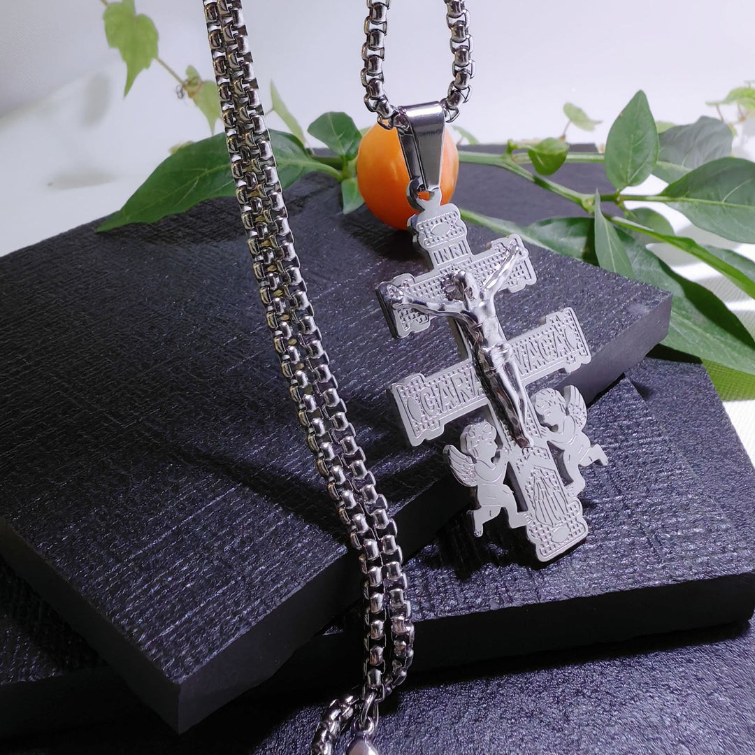 Collana con ciondolo in stile classico retrò con crocifisso e angeli Christianartworkshop - image 5