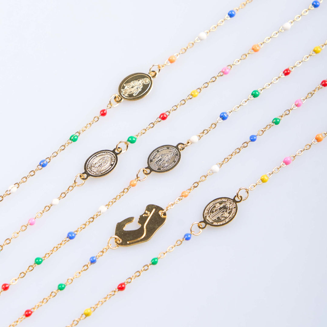 Christianartworkshop Collana con catena per clavicola colorata, stile fresco ed elegante, con croce e 5 medaglie - San Benedetto - image 0