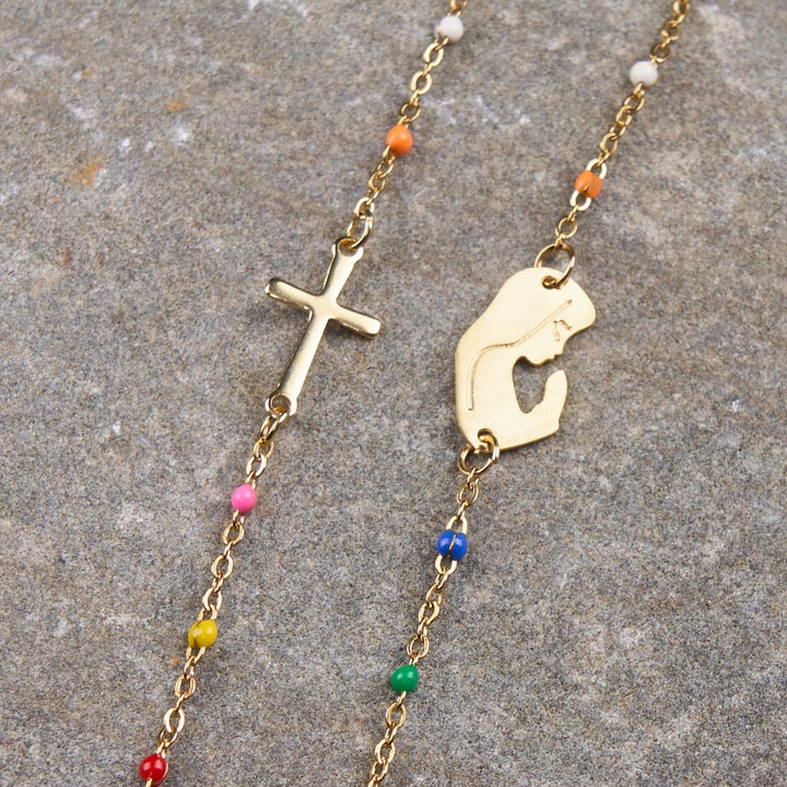 Christianartworkshop Collana con catena per clavicola colorata, stile fresco ed elegante, con croce e 5 medaglie - Madre in preghiera - image 7