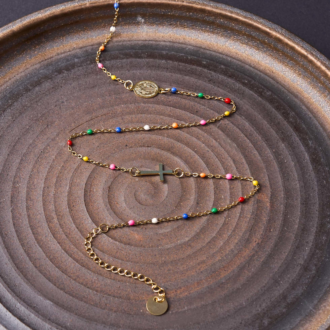 Christianartworkshop Collana con catena per clavicola colorata, stile fresco ed elegante, con croce e 5 medaglie - image 4