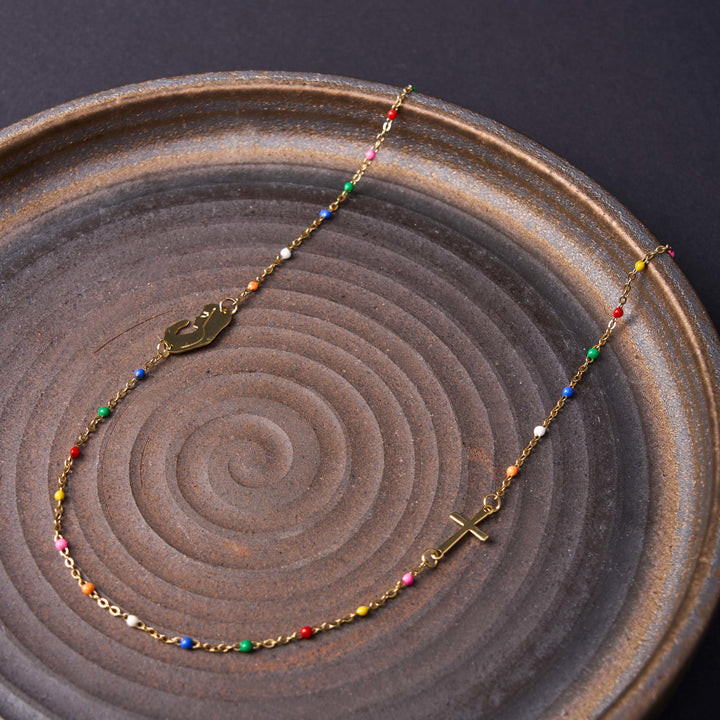 Christianartworkshop Collana con catena per clavicola colorata, stile fresco ed elegante, con croce e 5 medaglie - image 5
