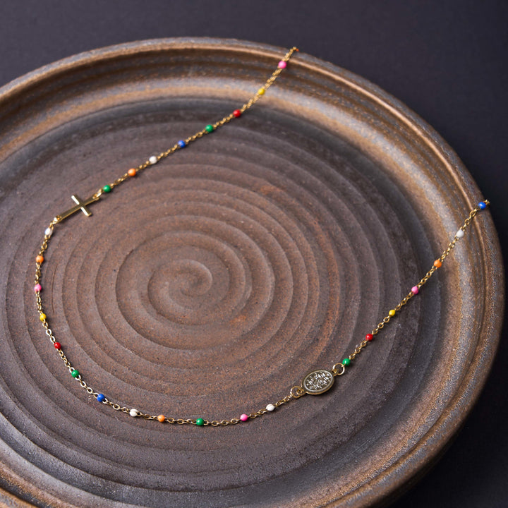 Christianartworkshop Collana con catena per clavicola colorata, stile fresco ed elegante, con croce e 5 medaglie - image 2