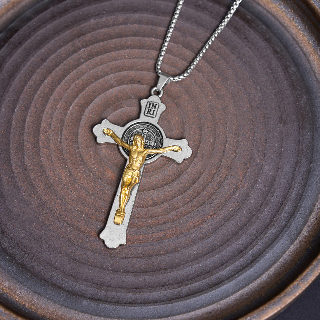 Collana con pendente in lega con icona di San Benedetto e crocifisso di Gesù in stile classico Christianartworkshop - image 3