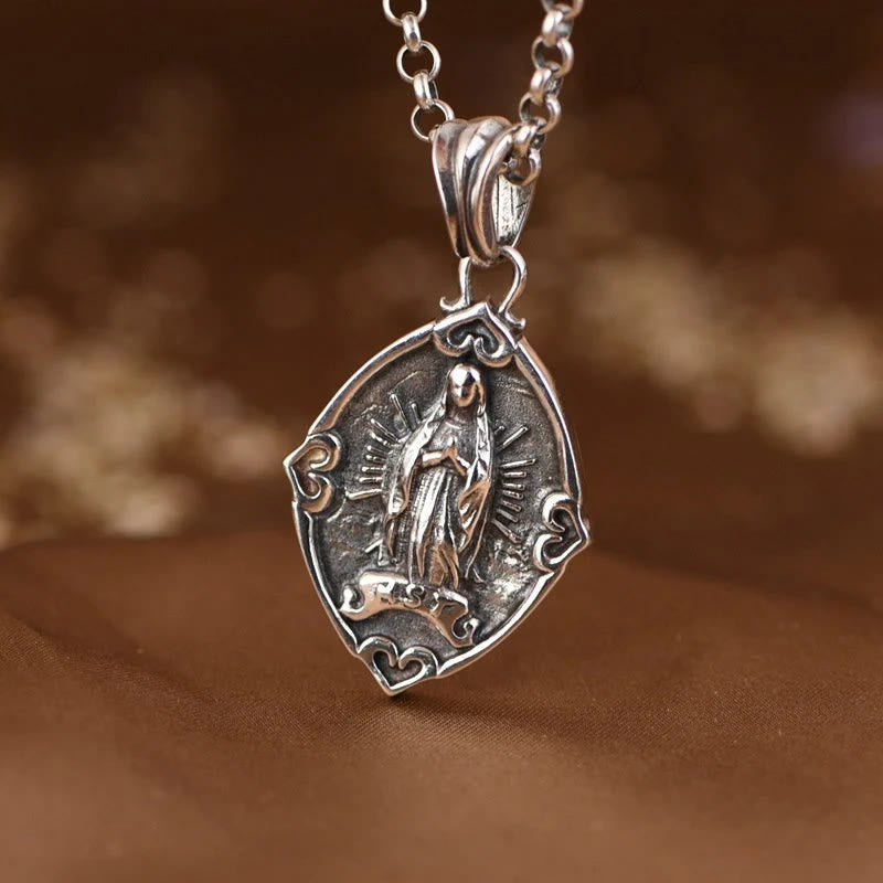 Collana con ciondolo in argento sterling di Nostra Signora di Guadalupe, realizzata artigianalmente in stile retrò Christianartworkshop - image 5