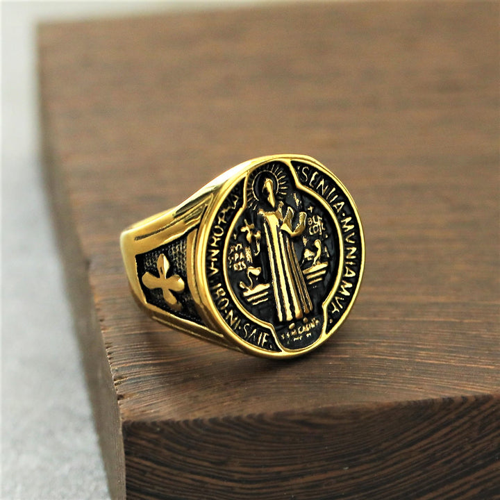 Christianartworkshop Anello in acciaio al titanio lavorato a mano, classico e retrò, con simbolo di San Benedetto - image 5