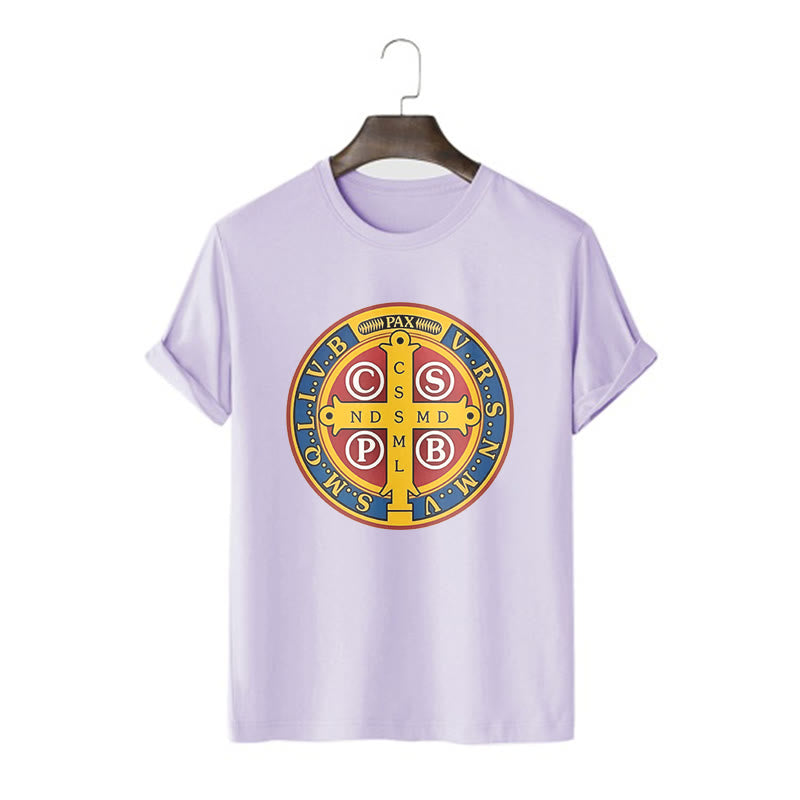 Christianartworkshop Maglietta a maniche corte con medaglia dorata di San Benedetto in stile classico - Viola - 2XL - image 15