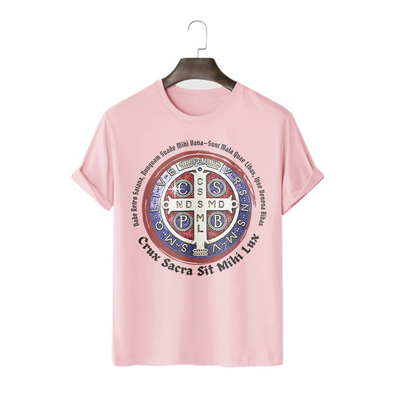 Christianartworkshop Maglietta a maniche corte con medaglia di San Benedetto in stile classico - Rosa - 2XL - image 13