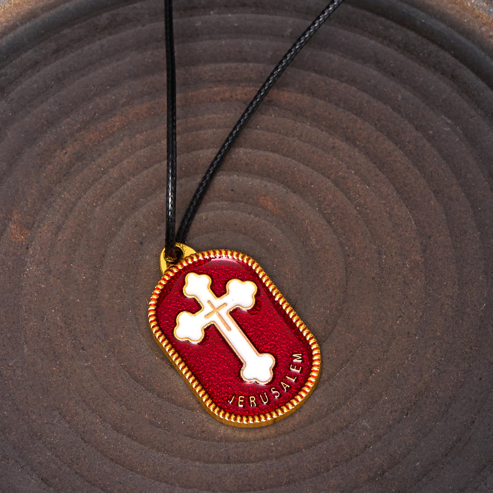 Collana con ciondolo a forma di scudo protettivo della croce di Gerusalemme in stile moderno Christianartworkshop - Rosso - Cordino di pelle - image 1