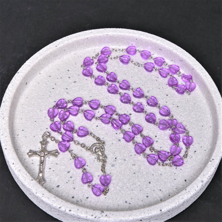 Christianartworkshop Rosario con catena in lega acrilica viola a forma di cuore da 8 mm, raffigurante la Madonna del Rosario e il Crocifisso - Viola - image 0