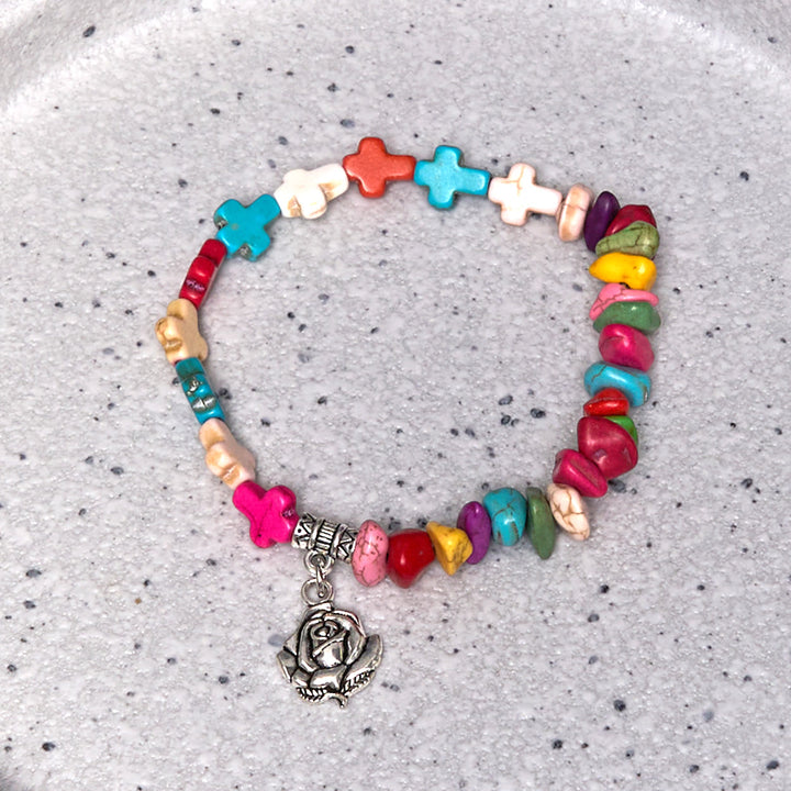 Bracciale turchese con rosa e croce della Vergine Maria in stile bohémien colorato Christianartworkshop - image 1