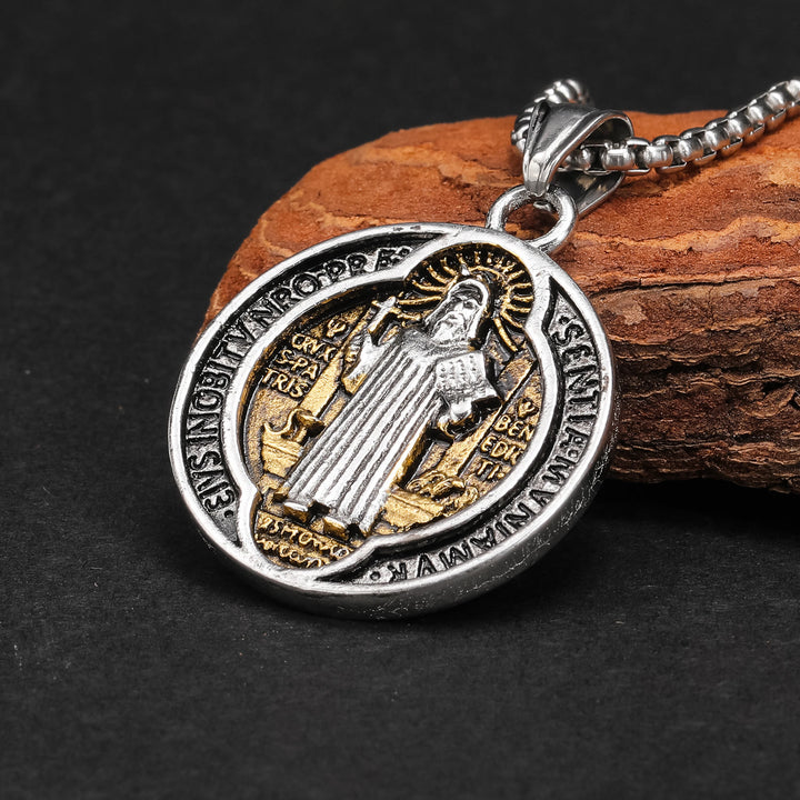 Christianartworkshop Collana con ciondolo di protezione sacra di San Benedetto, realizzata in stile retrò classico - Argento e oro retrò - image 2