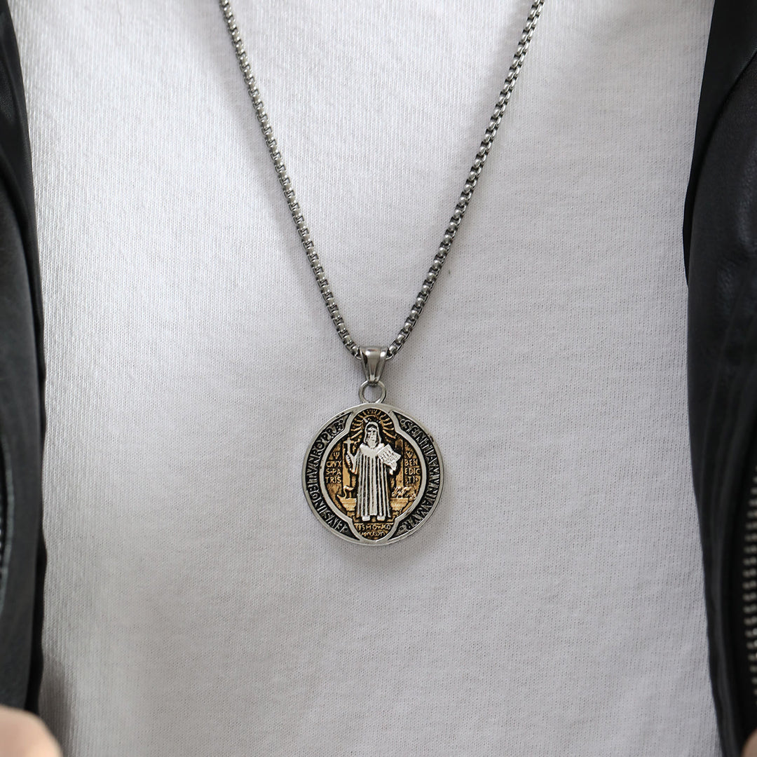 Christianartworkshop Collana con ciondolo di protezione sacra di San Benedetto, realizzata in stile retrò classico - image 6