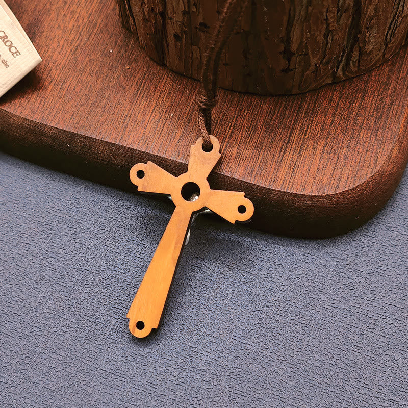 Collana con ciondolo devozionale in legno d'ulivo con crocifisso in stile classico Christianartworkshop - image 2
