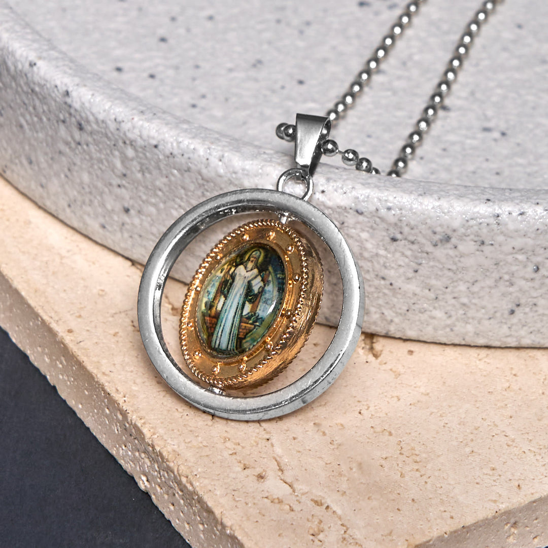 Christianartworkshop Collana con ciondolo girevole in stile retrò con icona di Gesù, San Benedetto, Vergine e Maria - image 2